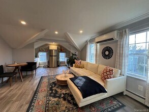 55 Green St in Huntington, NY - Building Photo - Building Photo