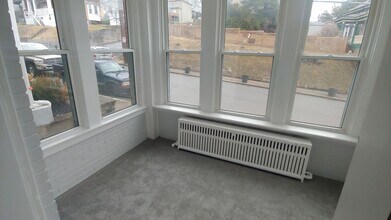 652 Southern Ave-Unit -1 in Pittsburgh, PA - Foto de edificio - Building Photo