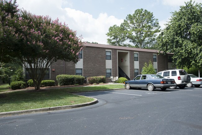 Dallas Manor Apartments in Dallas, GA - Building Photo - Building Photo