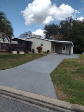 1607 Doral Cir in Lady Lake, FL - Building Photo - Building Photo