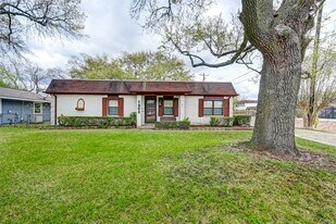 1902 Sedgie Dr in Houston, TX - Building Photo