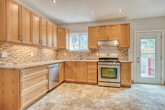 41 Burlington St E in Hamilton, ON - Building Photo - Building Photo