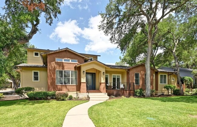 8 Scott Crescent in Austin, TX - Building Photo - Building Photo