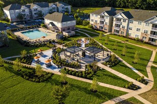 Aspen Court Apartments in Piscataway, NJ - Building Photo