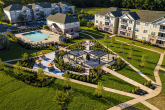 Aspen Court Apartments in Piscataway, NJ - Foto de edificio - Building Photo