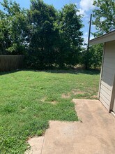 8305 Garcreek Cir, Unit #B in Austin, TX - Building Photo - Building Photo