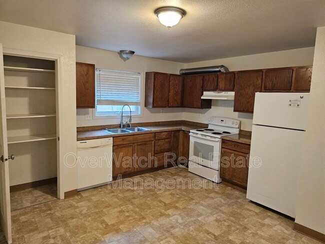 property at 11400 Heritage Ct