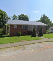 213 E Walnut St, Unit A in Dickson, TN - Building Photo