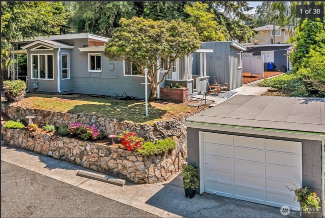 9024 29th St W in University Place, WA - Building Photo - Building Photo