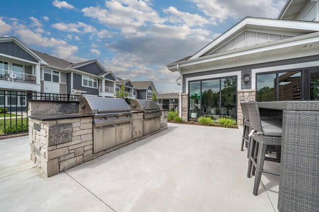 Seasons at Plainfield in Plainfield, IL - Building Photo - Building Photo