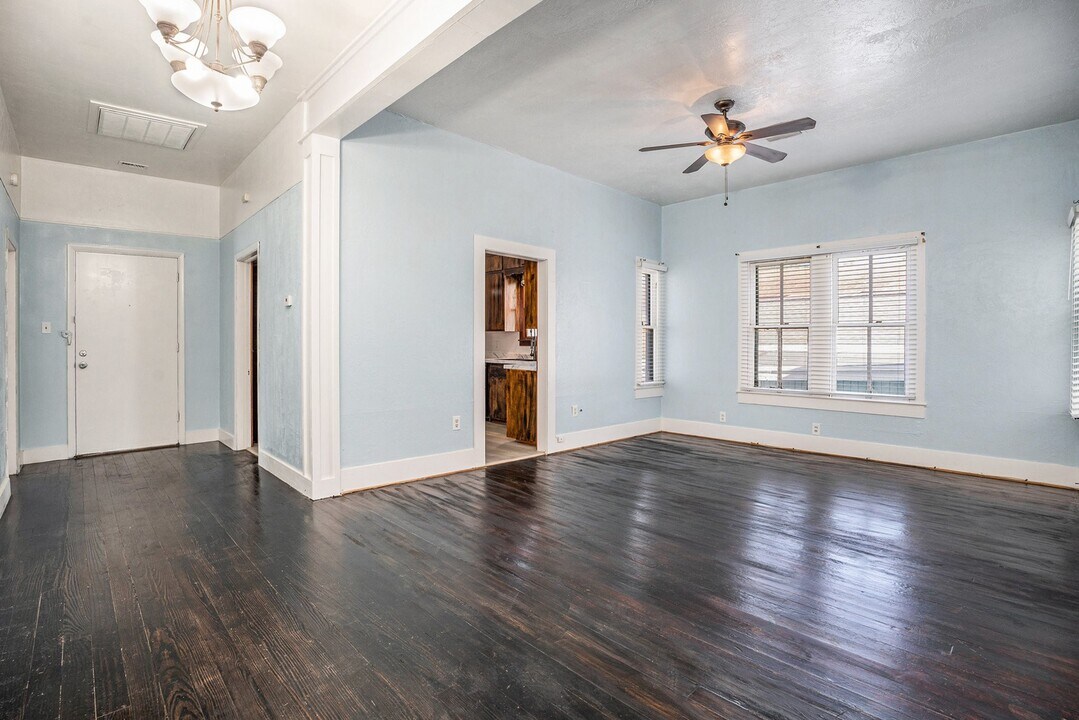 3309 Ursuline St in Galveston, TX - Building Photo