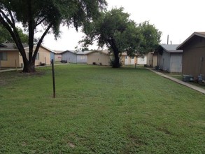 Brookview Duplexes in San Antonio, TX - Building Photo - Building Photo