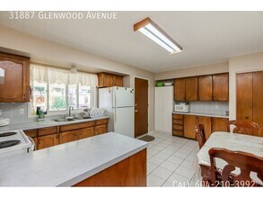 31887 Glenwood Ave in Abbotsford, BC - Building Photo - Building Photo