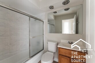 5909 N Kenmore Ave in Chicago, IL - Building Photo - Building Photo