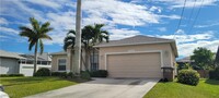 902 SW 21st Ln in Cape Coral, FL - Foto de edificio - Building Photo