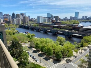 10 Museum Way in Cambridge, MA - Building Photo - Building Photo
