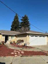 2607 Erskine Ln in Hayward, CA - Building Photo - Building Photo