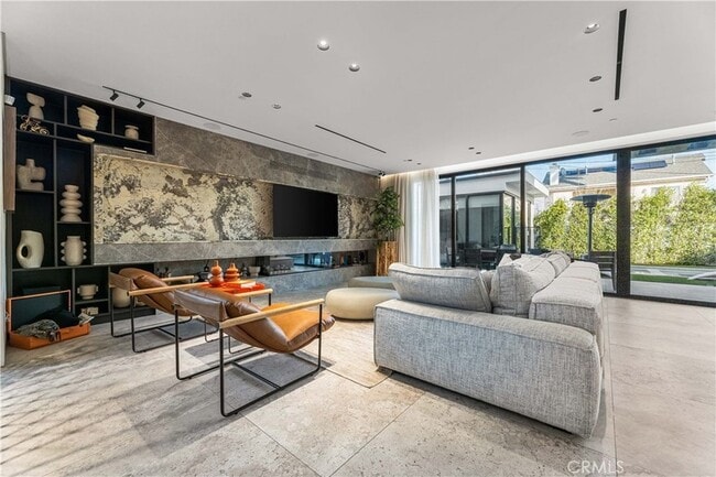 5106 Lindley Ave in Los Angeles, CA - Building Photo - Building Photo