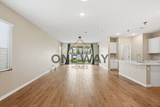 18180 W Larkspur Dr in Goodyear, AZ - Building Photo - Building Photo