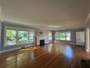 208 N Washington Ave in Centralia, WA - Building Photo - Building Photo