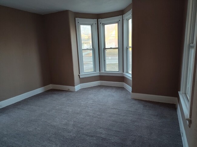 6205 Kennedy Ave in Cincinnati, OH - Building Photo - Building Photo