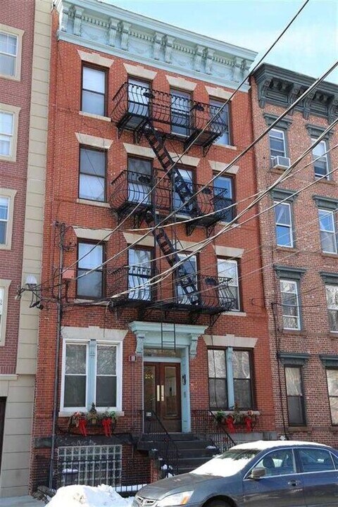 226 Jefferson St-Unit -1N in Hoboken, NJ - Building Photo