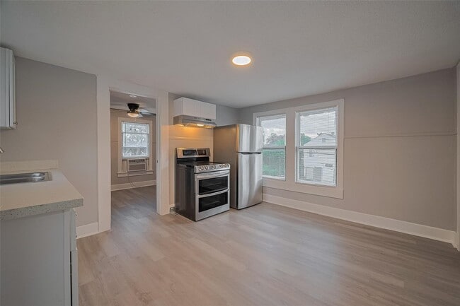 1401 Collier St in Houston, TX - Building Photo - Building Photo