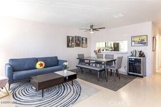 21040 Parthenia St, Unit 21040 Parthenia St #29 in Canoga Park, CA - Foto de edificio - Building Photo