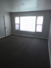 5825 N 76th St, Unit 11095 in Milwaukee, WI - Foto de edificio - Building Photo
