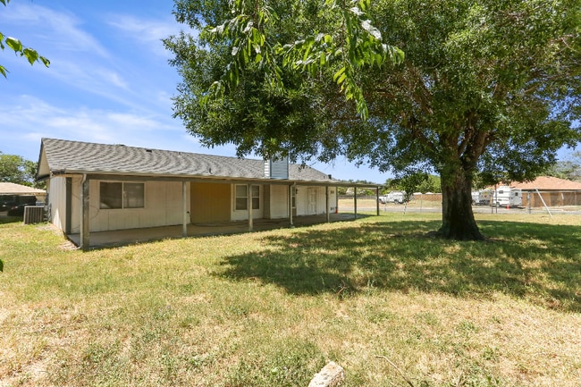 property at 5622 Frst Lk St