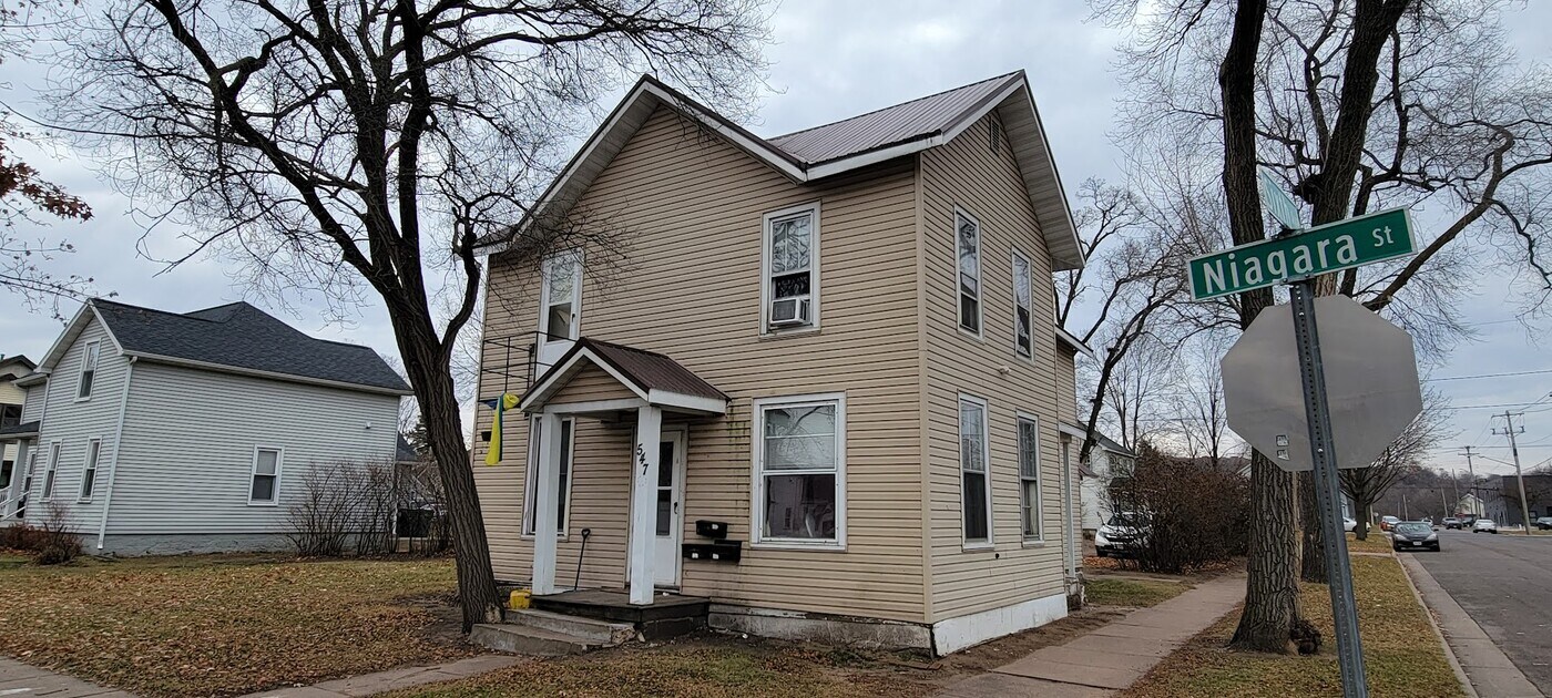 547 Niagara St, Unit A in Eau Claire, WI - Building Photo