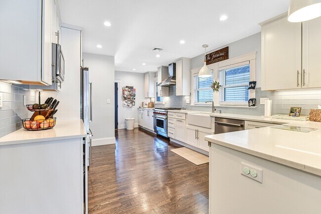 58 Metropolitan Ave, Unit 1