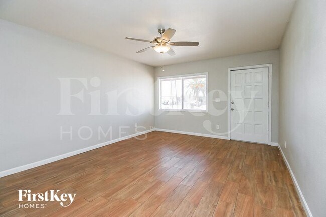 15035 N 28th Ave in Phoenix, AZ - Building Photo - Building Photo