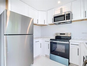 3095 Pinetree St in Port Charlotte, FL - Building Photo - Building Photo