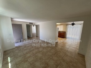 3648 E Blacklidge Dr-Unit -3652 in Tucson, AZ - Building Photo - Building Photo