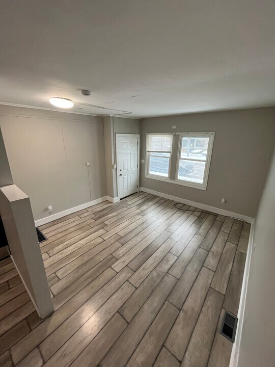 106 N Main St in Minoa, NY - Foto de edificio