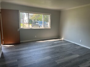 14405 Hale Ave in Cleveland, OH - Building Photo - Building Photo