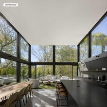 32 Hedges Banks Dr in East Hampton, NY - Building Photo - Building Photo