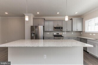 8039 Blue Stream Dr in Elkridge, MD - Building Photo - Building Photo