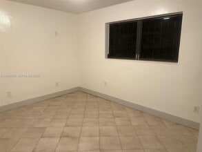 1275 W 31st St in Hialeah, FL - Building Photo - Building Photo