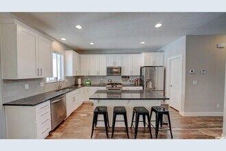 6798 Krutoy Ln in Midvale, UT - Building Photo - Building Photo