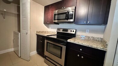 9901 Westview Dr-Unit -324 in Coral Springs, FL - Building Photo - Building Photo