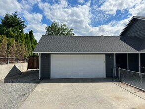 610-612 12th St NE in East Wenatchee, WA - Building Photo - Building Photo