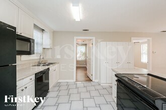 7309 N Dartmouth Ave in Tampa, FL - Building Photo - Building Photo