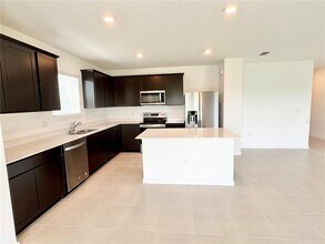 10627 Hidden Banks Gln in Parrish, FL - Building Photo - Building Photo
