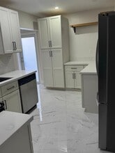 2477 NW 84th Way in Sunrise, FL - Building Photo - Building Photo