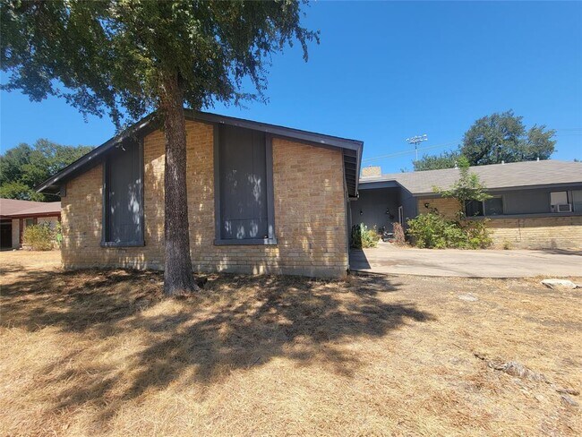 property at 1304 Glenda Dr