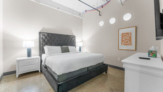 500 S Ervay St in Dallas, TX - Foto de edificio - Building Photo