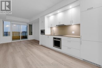 259 The Kingsway in Toronto, ON - Building Photo - Building Photo