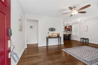 2046 Settle Cir SE in Atlanta, GA - Building Photo - Building Photo